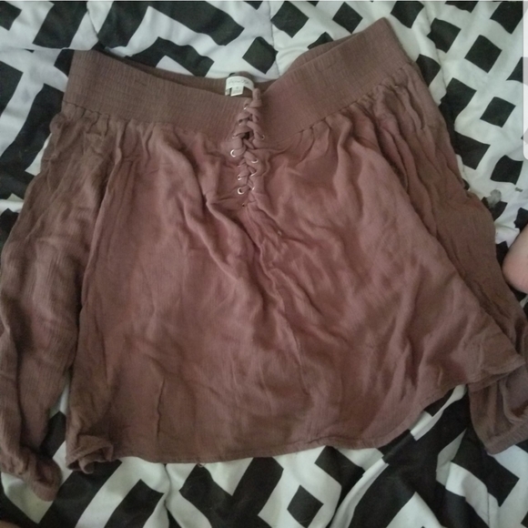 Active USA Tops - Off-shoulder shirt